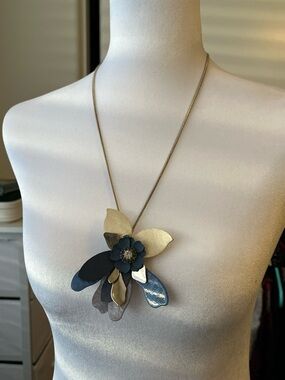 Blue leather flower silver tone long lariat adjustable 30”